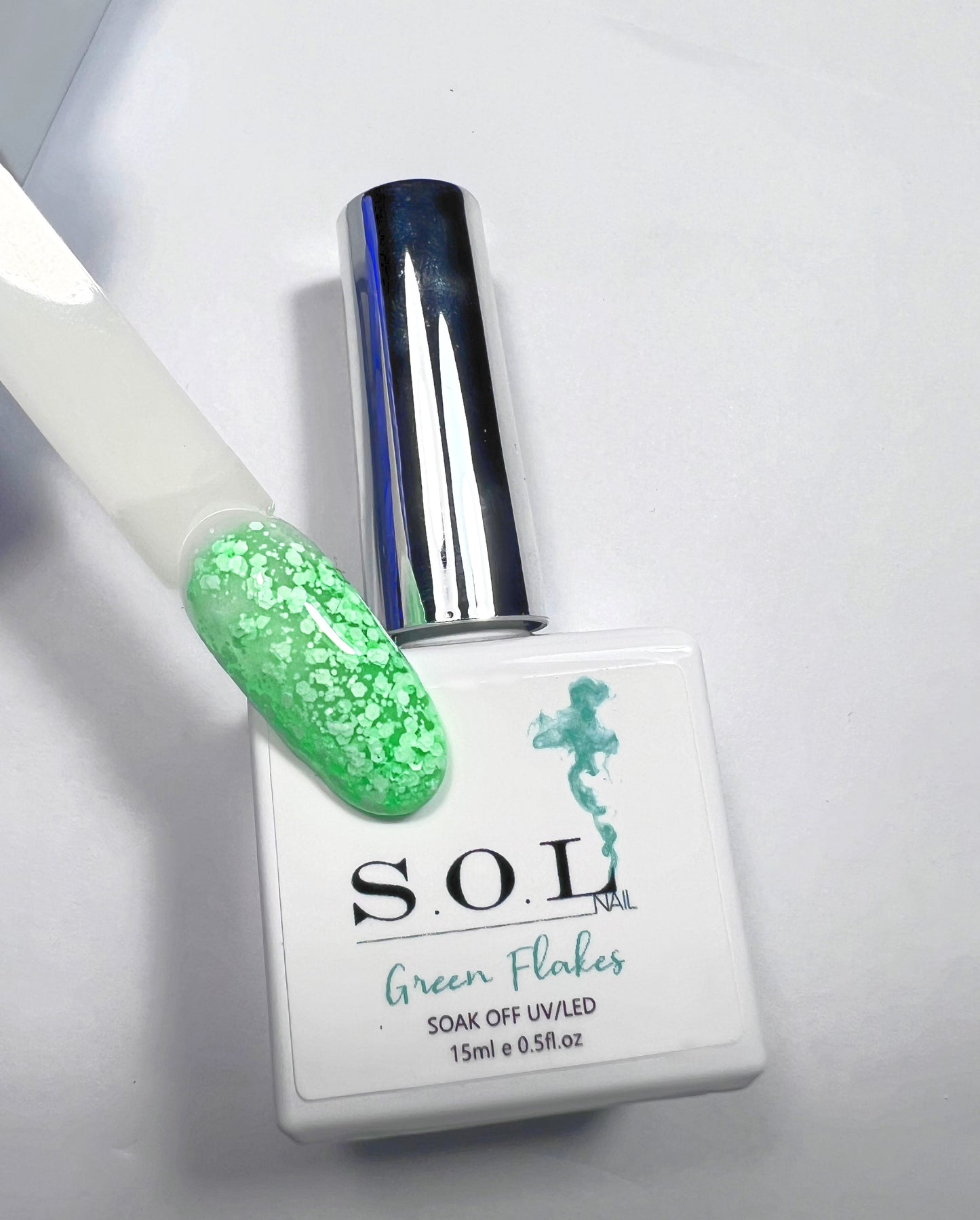 Promo 🚨 Vernis semi-permanent COLLECTION SNOW FLAKES Green💚