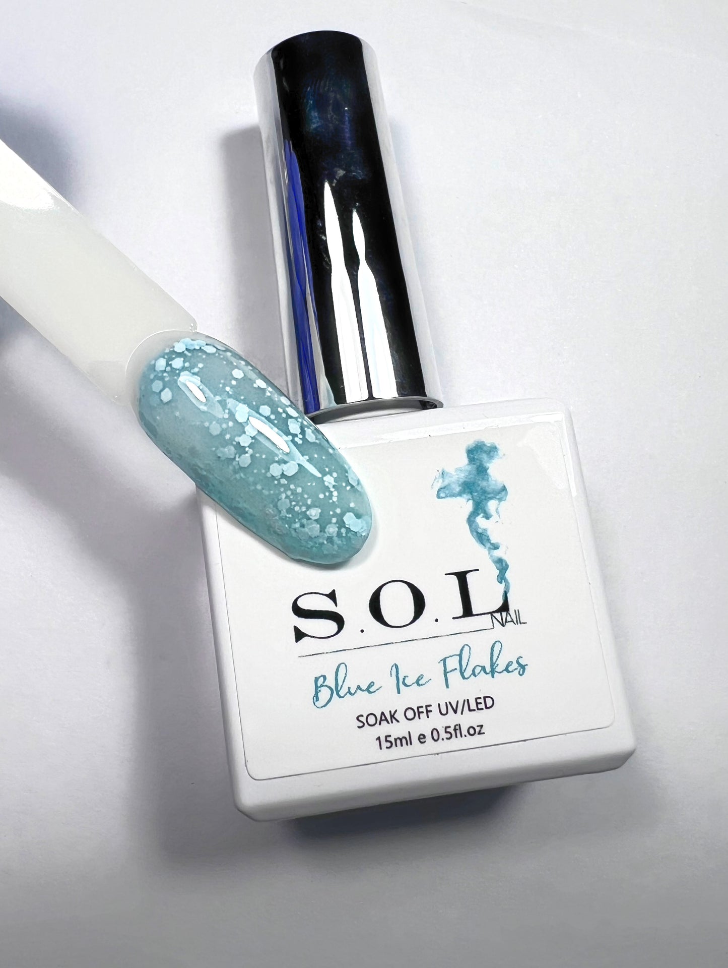 Promo 🚨Vernis semi-permanent COLLECTION SNOW FLAKES Blue Ice 💙